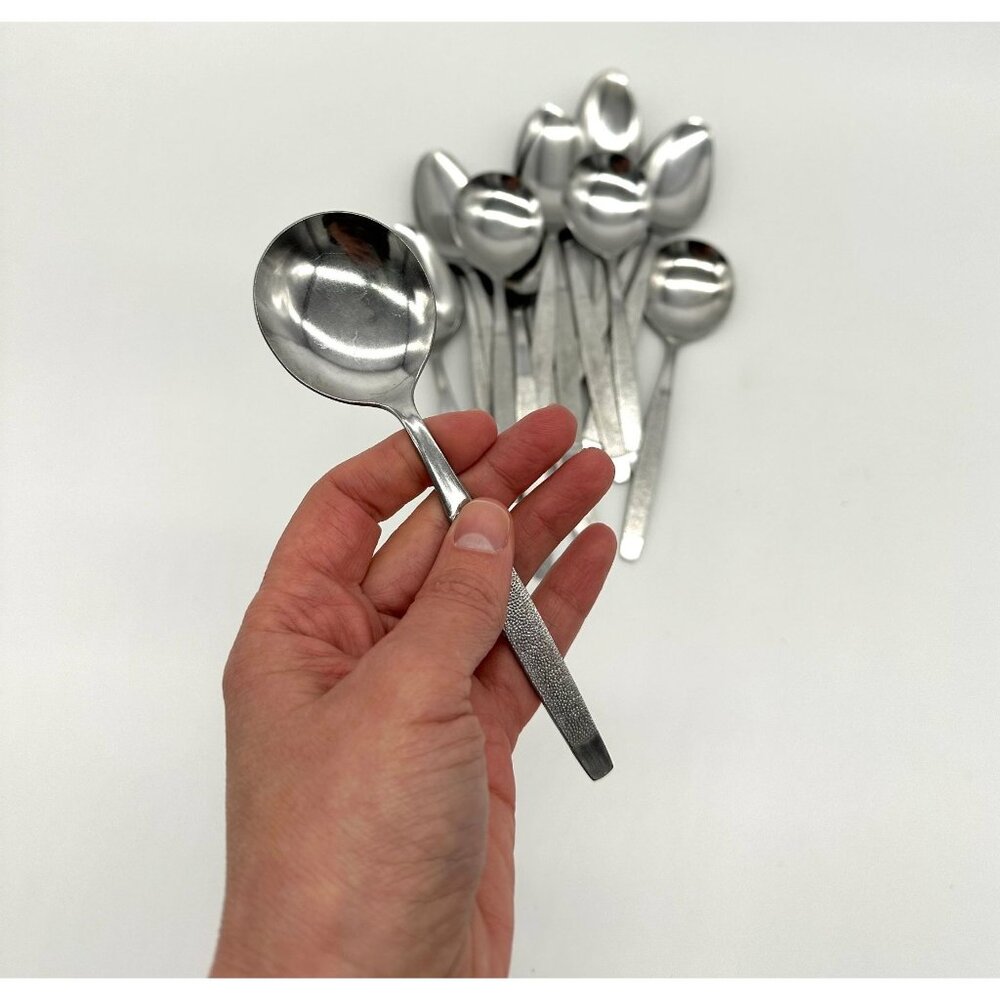 Vintage Spoons World Stainless Steel Taiwan Textured Soup Teaspoon 70s 15 Pieces - Picture 8 of 9